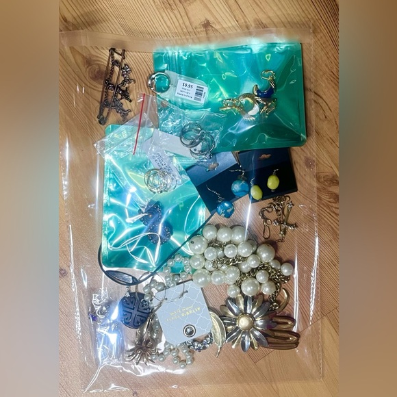 Bag of Jewelry! - Picture 8 of 9